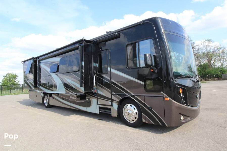 2019 Fleetwood Pace Arrow 35QS, $ 109,900