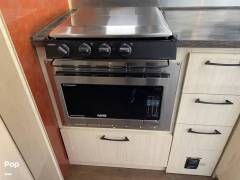 2018 Airstream International Serenity 25FB Queen, $ 69,999