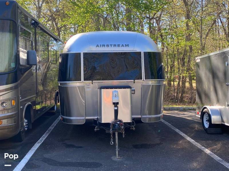 2018 Airstream International Serenity 25FB Queen, $ 69,999