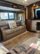 2017 Keystone Montana 3730FL, $ 38,500