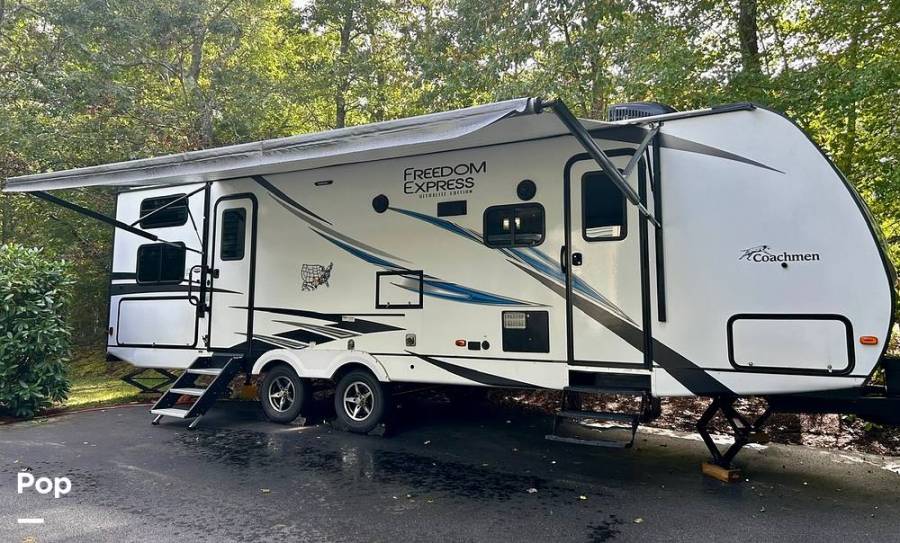 2021 Coachmen Freedom Express 287BHDS, $ 24,500