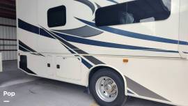 2021 Entegra Coach Vision XL 36A, $ 122,000