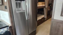 2021 Entegra Coach Vision XL 36A, $ 122,000