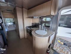 2020 Airstream Flying Cloud 27FB Twin, $ 67,800