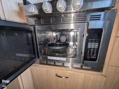 2020 Airstream Flying Cloud 27FB Twin, $ 67,800