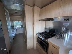 2020 Airstream Flying Cloud 27FB Twin, $ 67,800