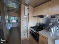 2020 Airstream Flying Cloud 27FB Twin, $ 67,800