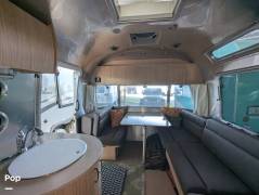 2020 Airstream Flying Cloud 27FB Twin, $ 67,800