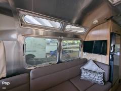 2020 Airstream Flying Cloud 27FB Twin, $ 67,800