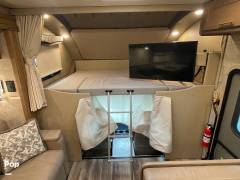 2022 Thor Motor Coach Magnitude SV34, $ 179,750