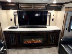 2019 Heartland Big Country 4011ERD, $ 38,900