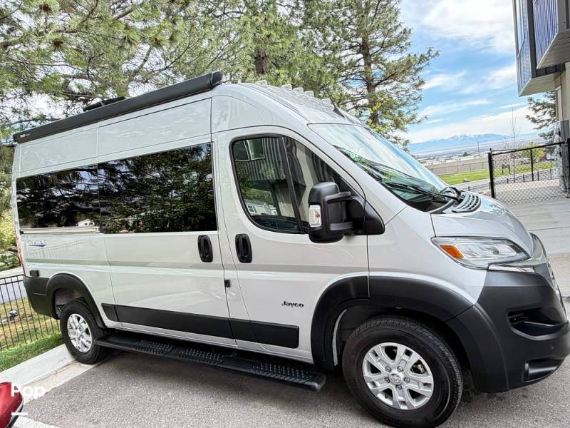 2025 Jayco Comet 18C, $ 117,000