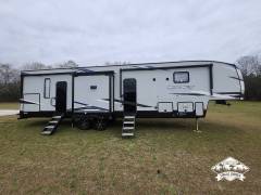 2022 Cherokee Arctic Wolf 3770SUITE, $ 40,000