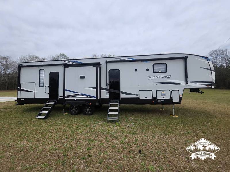 2022 Cherokee Arctic Wolf 3770SUITE, $ 40,000