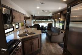2022 Winnebago Vista 31B, $ 94,900