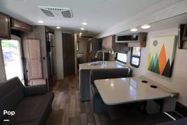 2022 Winnebago Vista 31B, $ 94,900