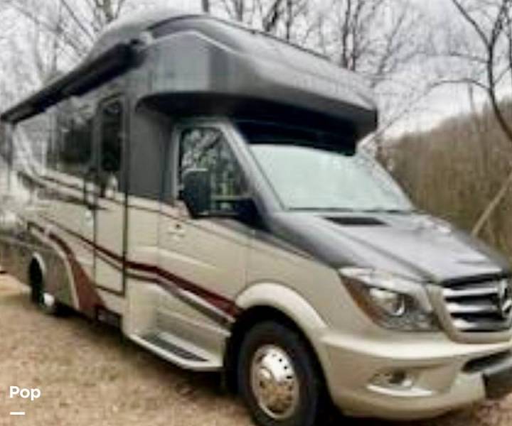 2019 Tiffin Wayfarer 25RW, $ 86,900