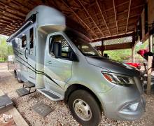 2023 Tiffin Wayfarer 25RW, $ 109,900
