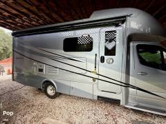 2023 Tiffin Wayfarer 25RW, $ 109,900