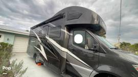 2022 Thor Motor Coach Tiburon 24RW, $ 112,500
