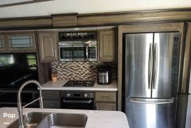 2020 Keystone Montana 3121RL, $ 42,000