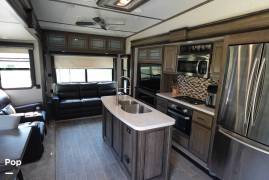 2020 Keystone Montana 3121RL, $ 42,000