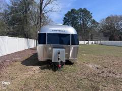 2025 Airstream International 25FB Twin, $ 115,000