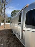 2025 Airstream International 25FB Twin, $ 115,000