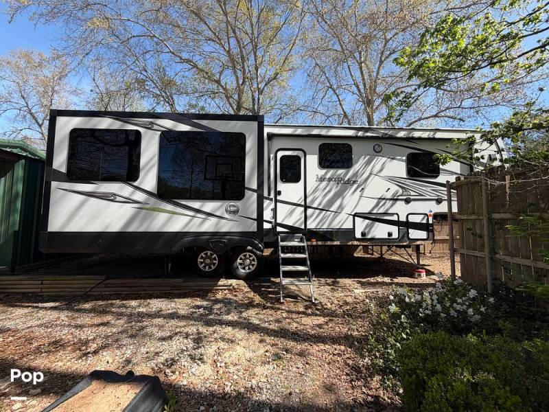 2019 Highland Ridge Mesa Ridge 314RLS, $ 36,000