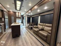 2019 Highland Ridge Mesa Ridge 314RLS, $ 36,000