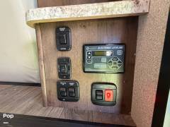 2019 Entegra Coach Esteem 31F, $ 90,000