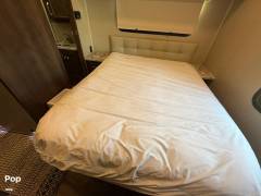 2019 Entegra Coach Esteem 31F, $ 90,000