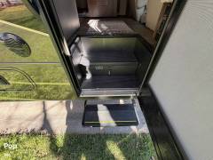 2019 Entegra Coach Esteem 31F, $ 90,000