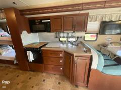 2014 Thor Motor Coach Hurricane 34J, $ 48,100
