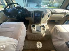 2014 Thor Motor Coach Hurricane 34J, $ 48,100