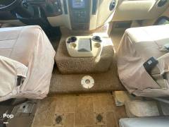 2014 Thor Motor Coach Hurricane 34J, $ 48,100