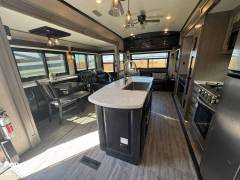 2022 Jayco Pinnacle 36SSWS, $ 64,900