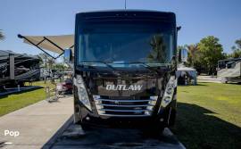 2022 Thor Motor Coach Outlaw 38KB, $ 159,999