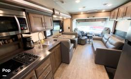 2022 Thor Motor Coach Outlaw 38KB, $ 159,999
