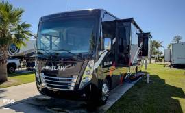 2022 Thor Motor Coach Outlaw 38KB, $ 159,999