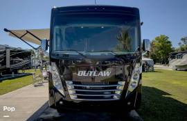 2022 Thor Motor Coach Outlaw 38KB, $ 159,999