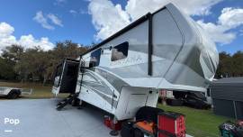 2022 Keystone Montana 3231CK, $ 62,000