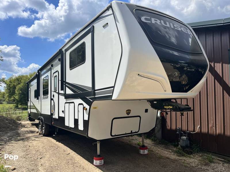 2021 CrossRoads Cruiser 3841FL, $ 56,000