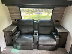 2021 CrossRoads Cruiser 3841FL, $ 56,000