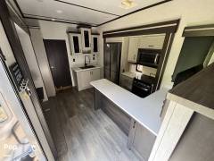 2021 CrossRoads Cruiser 3841FL, $ 56,000