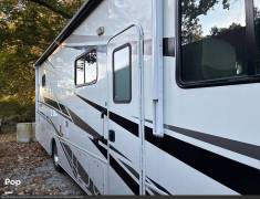 2019 Winnebago Intent 30R, $ 48,500