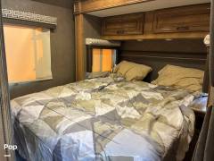 2018 Thor Motor Coach Quantum GR22, $ 44,900