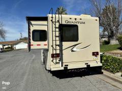 2018 Thor Motor Coach Quantum GR22, $ 44,900