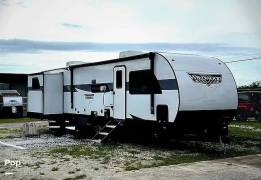 2024 Forest River Wildwood Platinum 31KQBTS, $ 39,500