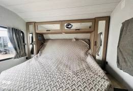 2024 Forest River Wildwood Platinum 31KQBTS, $ 39,500